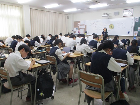 本日は全学年で模擬試験でした！